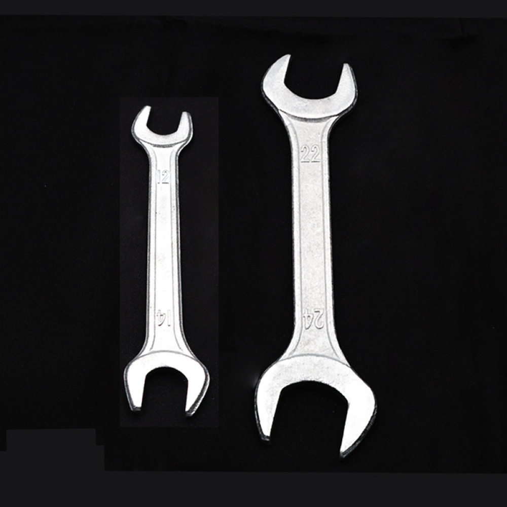 Workshop Tools In Engineering - Handmatige sleutel met dubbele open kop,